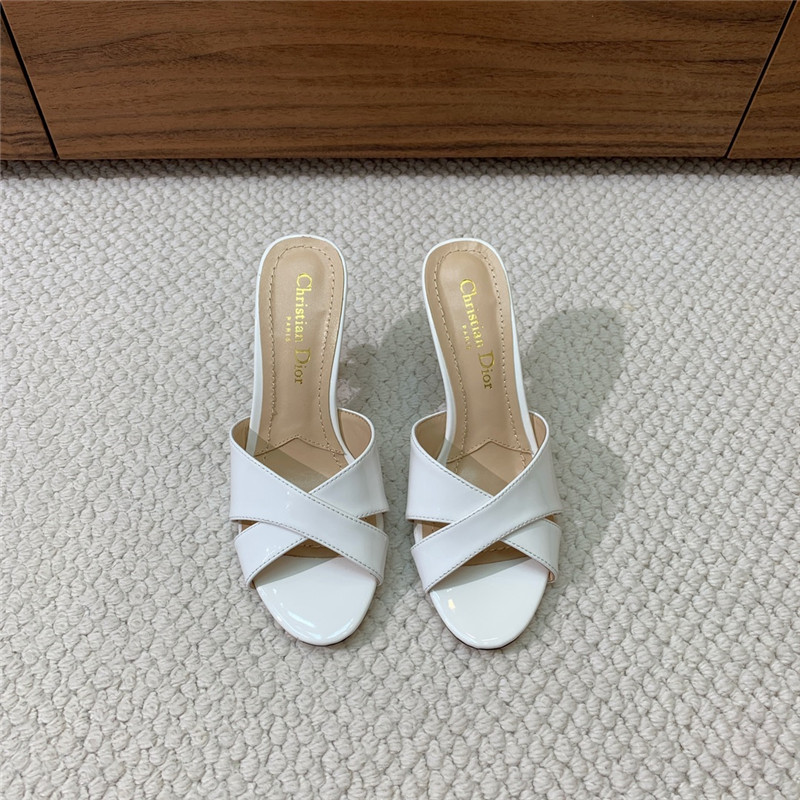 D10r tribales white patent leather heeled slides