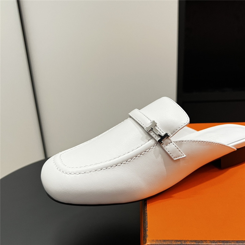 H**me5 buckle groupie mules white goatskin