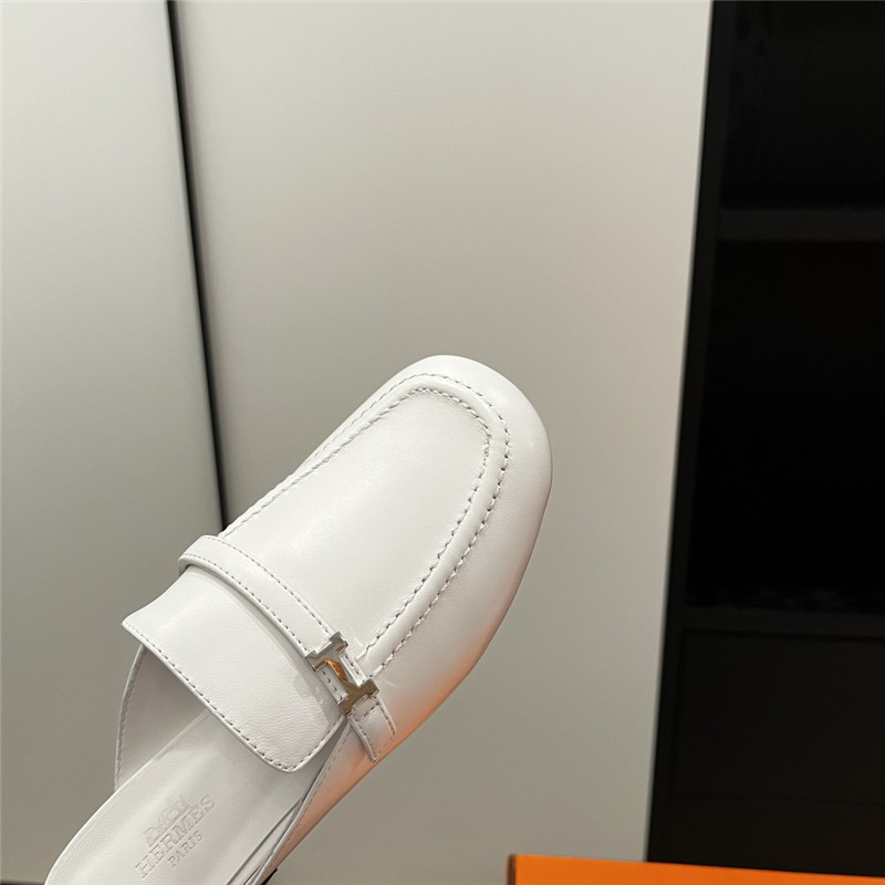 H**me5 buckle groupie mules white goatskin