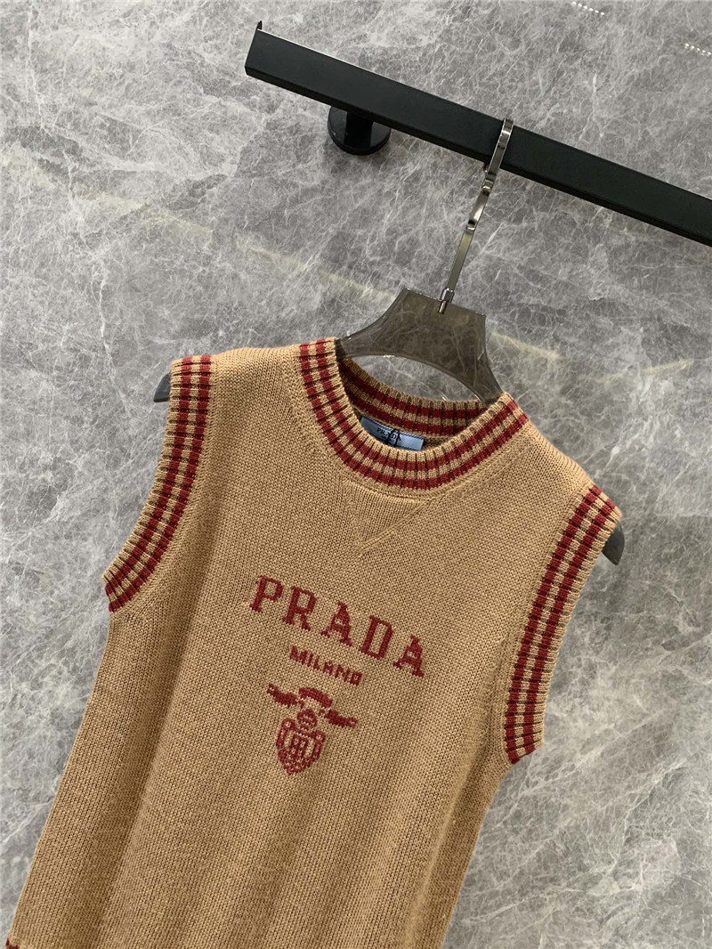 Pra*a retro college style contrast color vest vest replica clothes