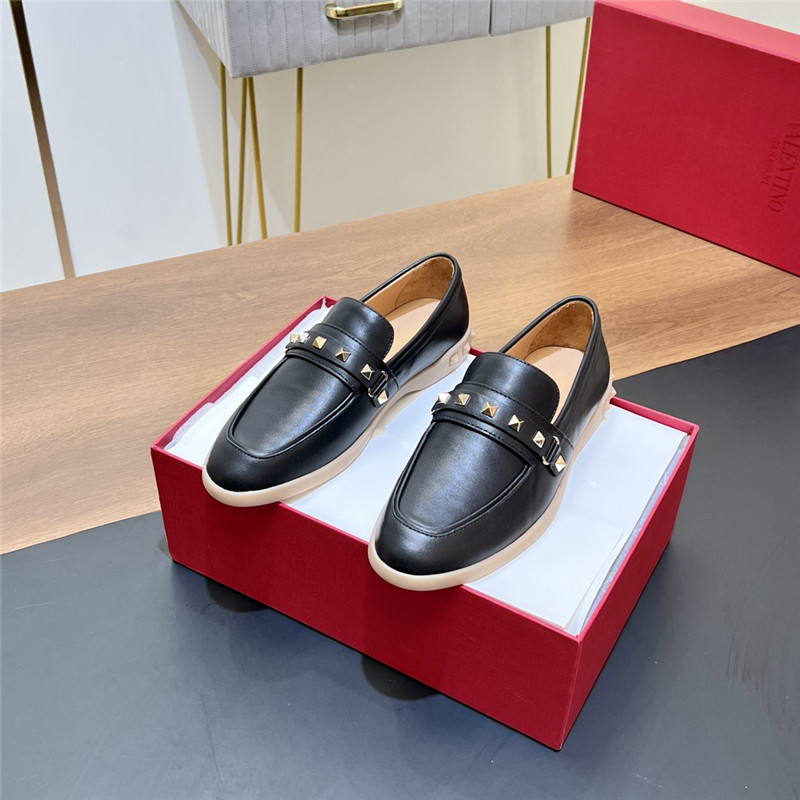 Va1e*ntin0 leisure nappa leather loafer in black