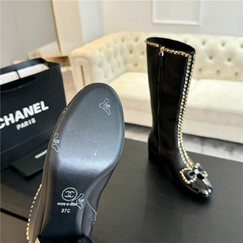 Ch**el black calfskin bow patent leather keen high boots