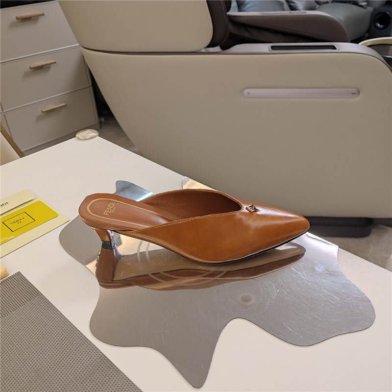 F**di ffold low-heeled mule pumps beige leather