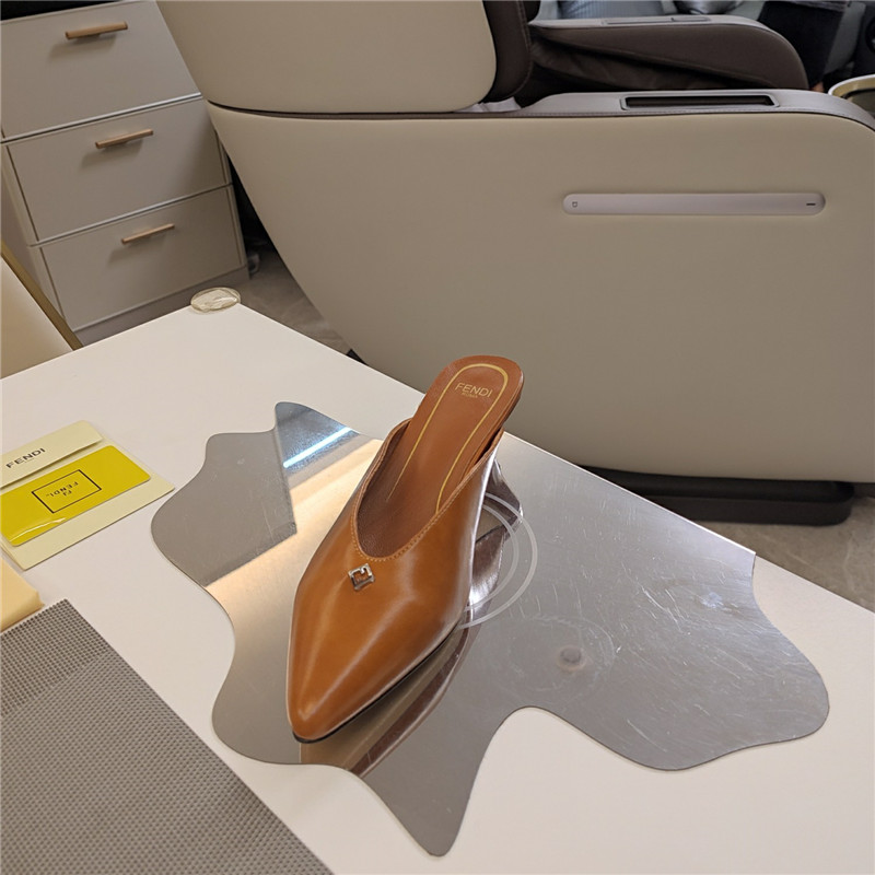 F**di ffold low-heeled mule pumps beige leather