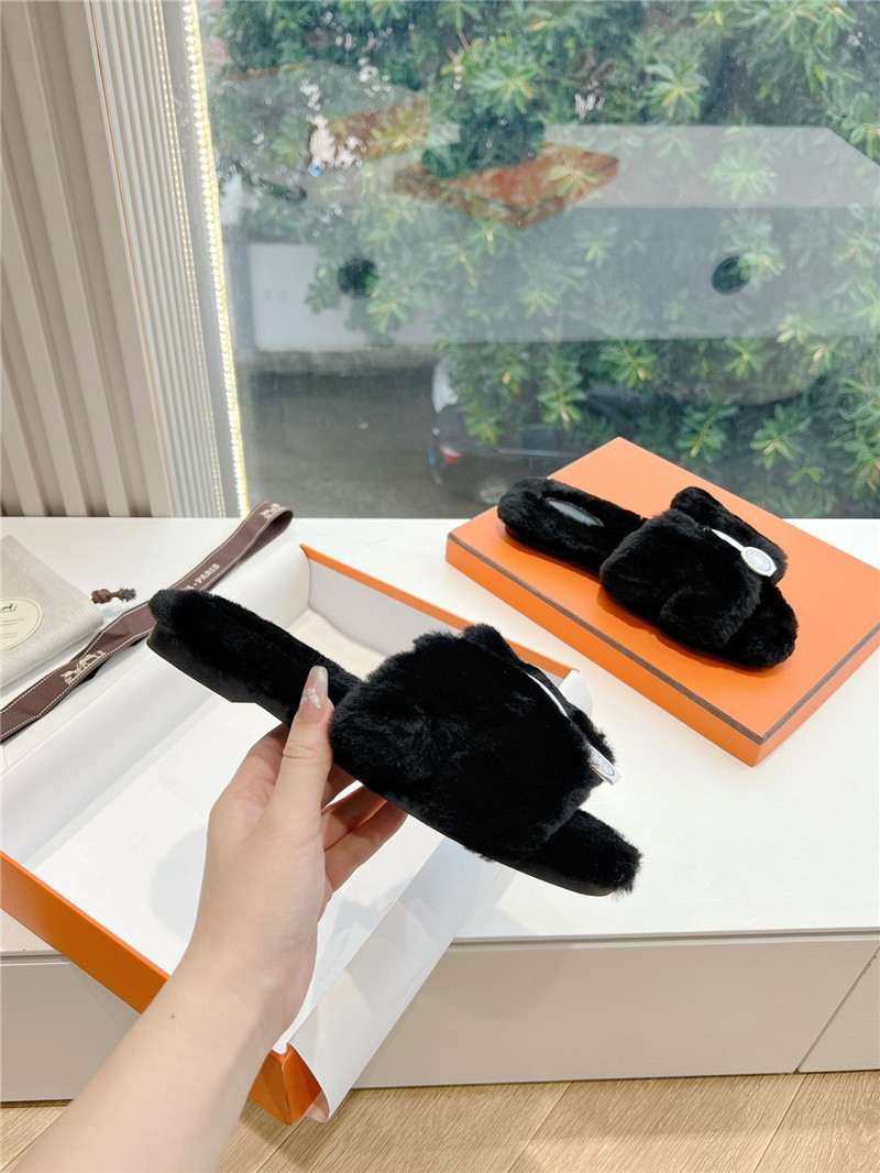 H**me5 shearling h cut-out izmir sandal black