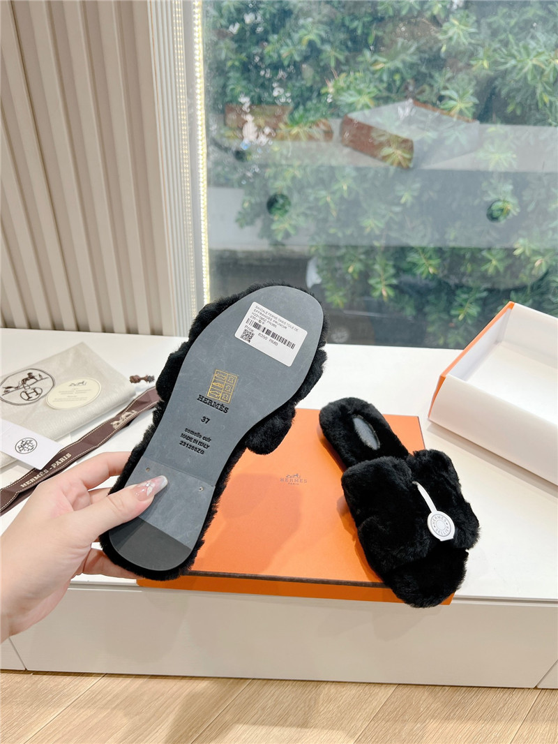 H**me5 shearling h cut-out izmir sandal black