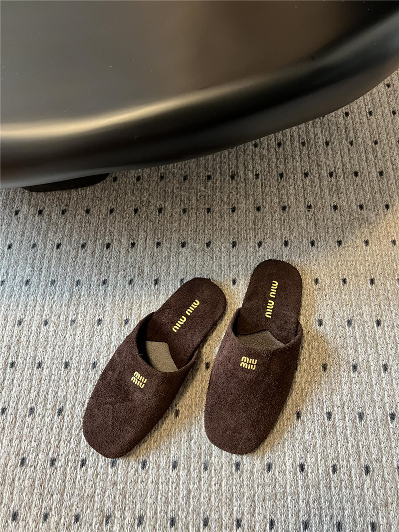 m1um1u lazy closed toe half slippers Marg*e1a replica shoes