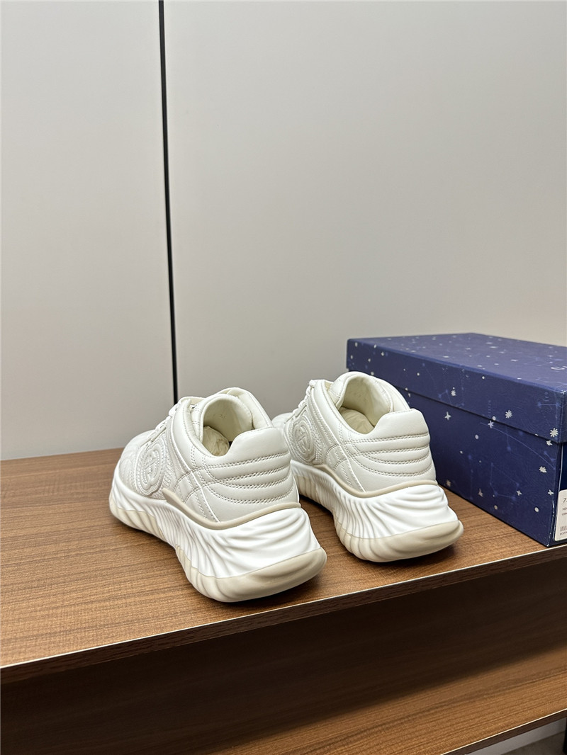 Gvc*1 chunky sneakers white