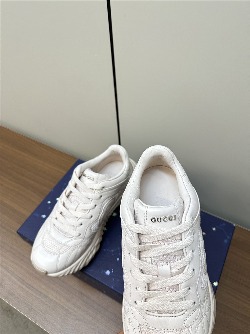 Gvc*1 beige chunky sneakers