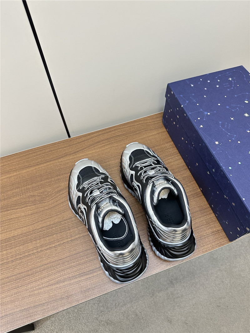 Gvc*1 interlocking g chunky sneakers black silver