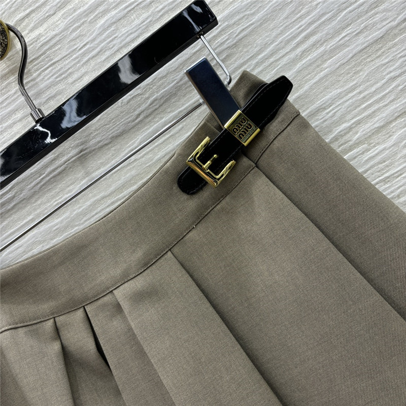 Va1e*ntin0 hand-beaded twisted short-sleeved shirt replica clothes