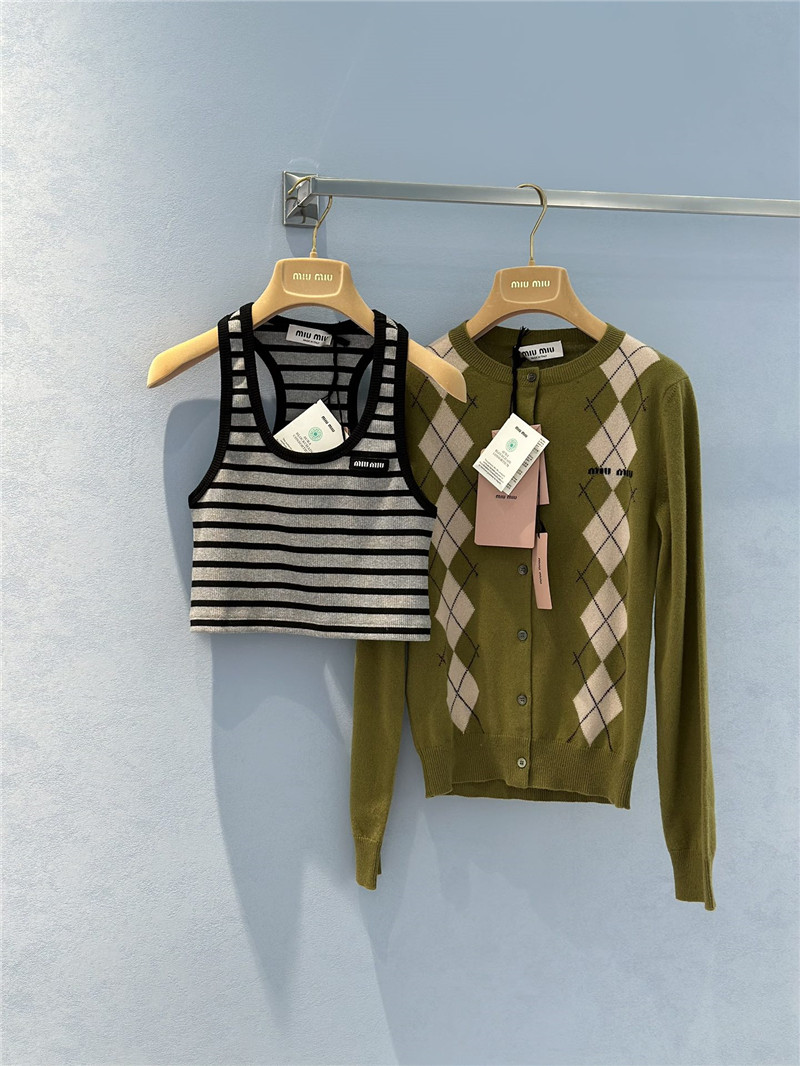 M1um1u dark pattern hem shorts replica clothing sites