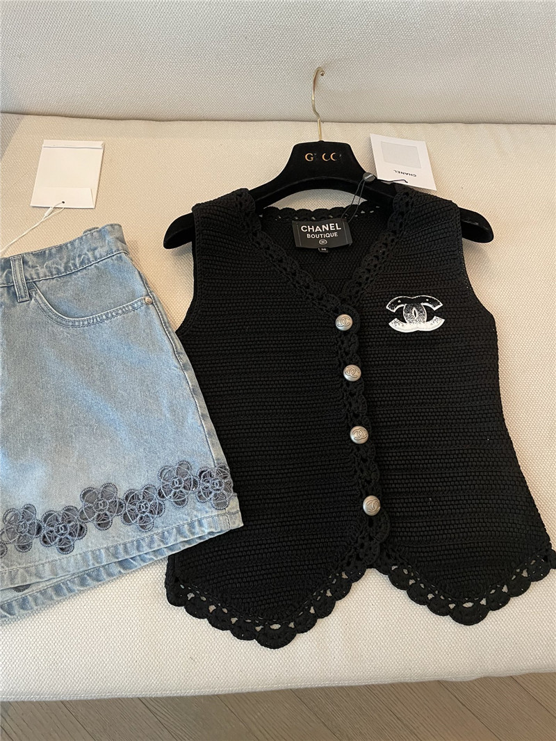 Ch**el new knitted vest cheap replica designer clothes
