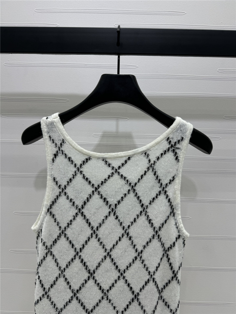 ch**el contrast color cable D1am0nd knit vest replica clothes