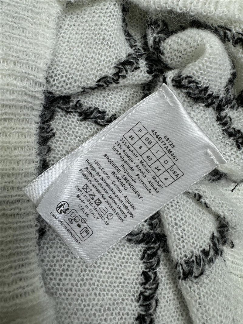 ch**el contrast color cable D1am0nd knit vest replica clothes