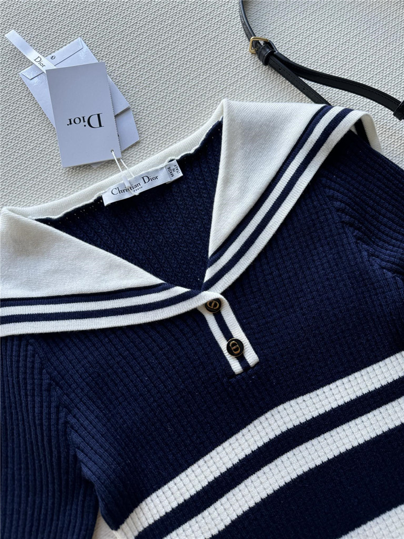 D10r navy blue and white striped knit top