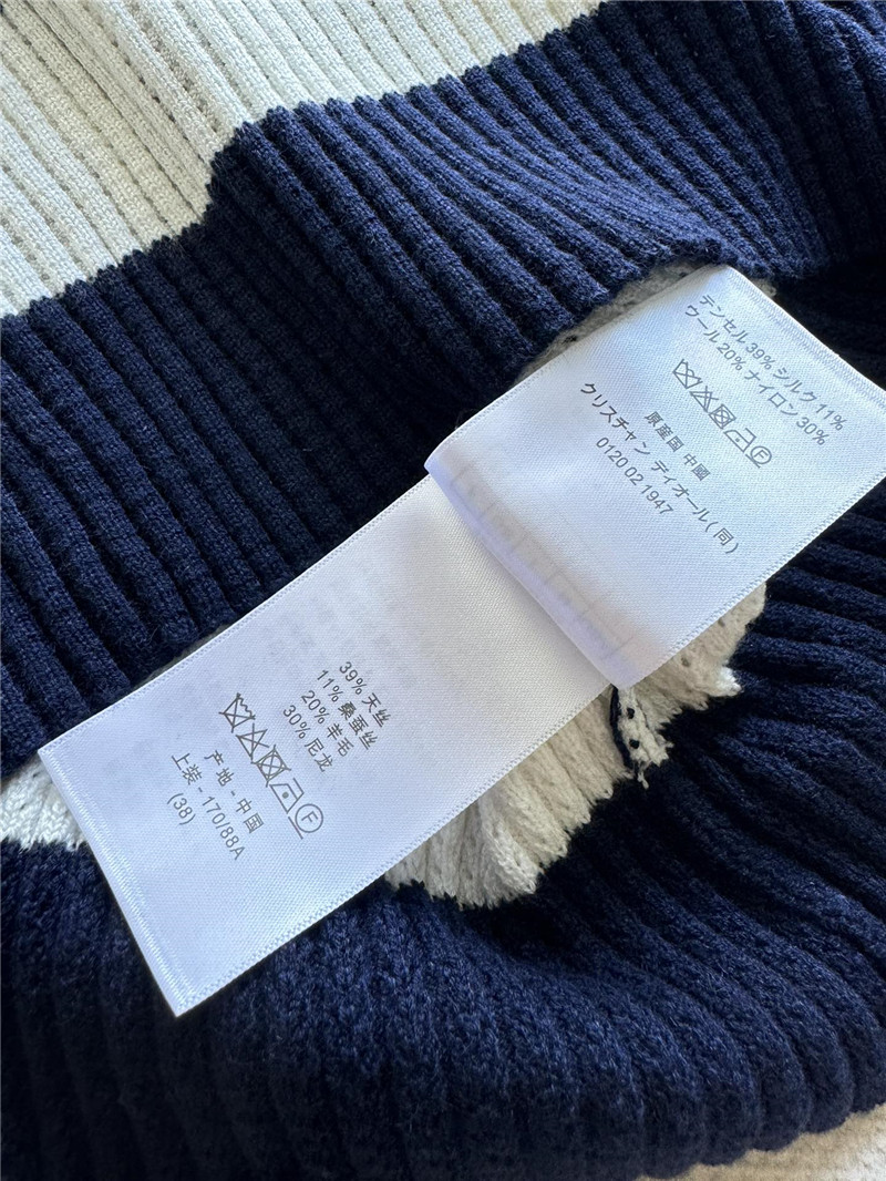 D10r navy blue and white striped knit top