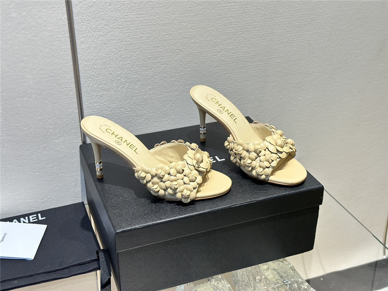 Ch**el camellia heel mules beige leather