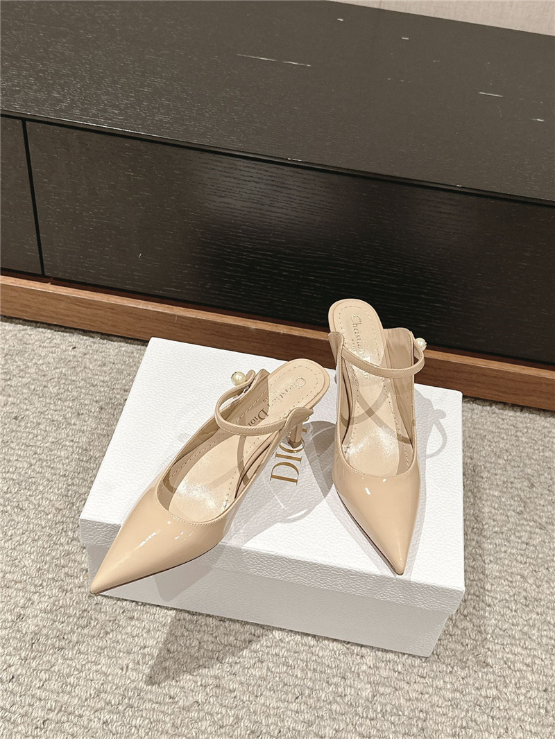 D10r capture heeled mules nude patent