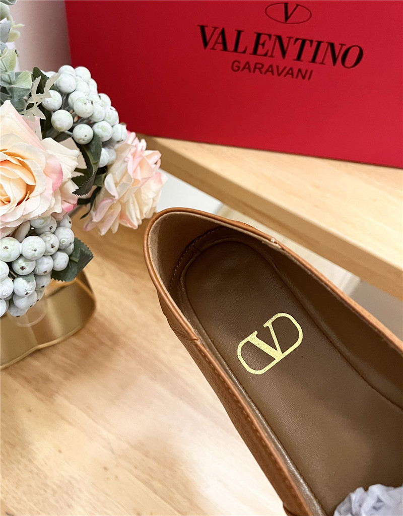 Va1e*ntin0 vlogo calfskin raffia espadrilles gold and brown