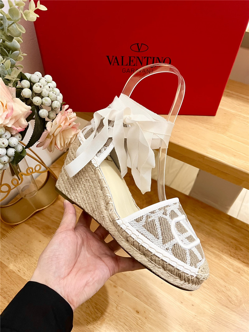 Va1e*ntin0 toile iconographe wedge sandal beige and white