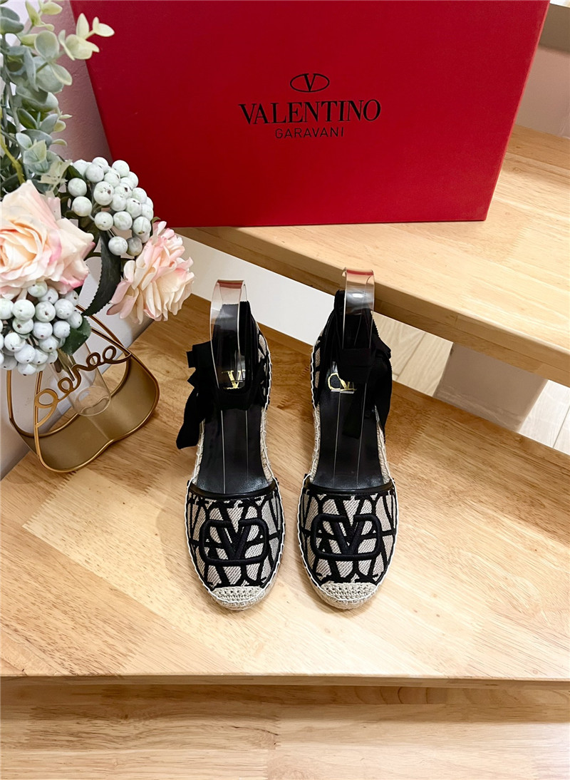 Va1e*ntin0 toile iconographe wedge sandal natural and black