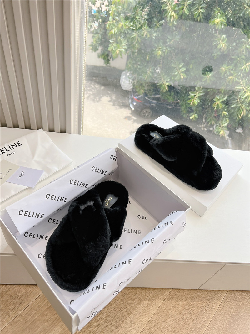 Ce1i*e cross fur slides triomphe in black shearling