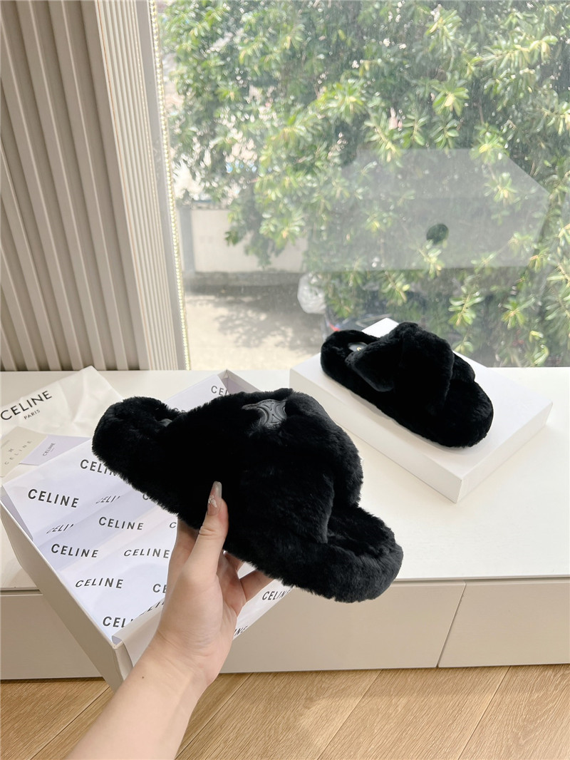 Ce1i*e cross fur slides triomphe in black shearling