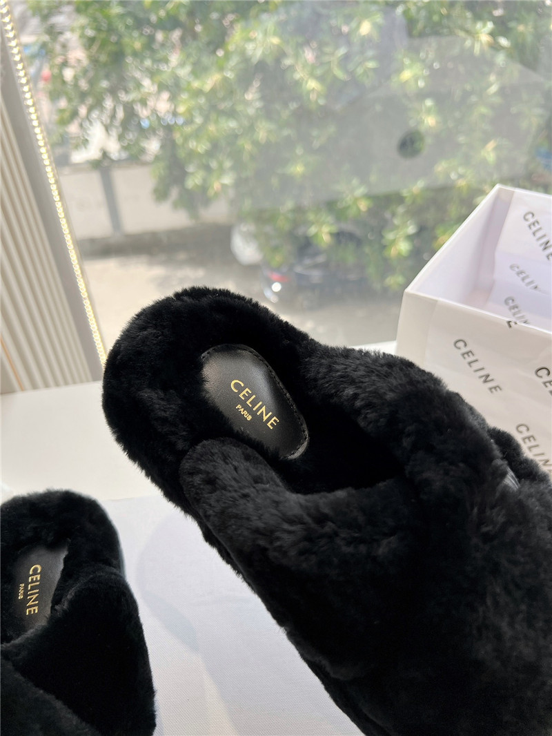 Ce1i*e cross fur slides triomphe in black shearling