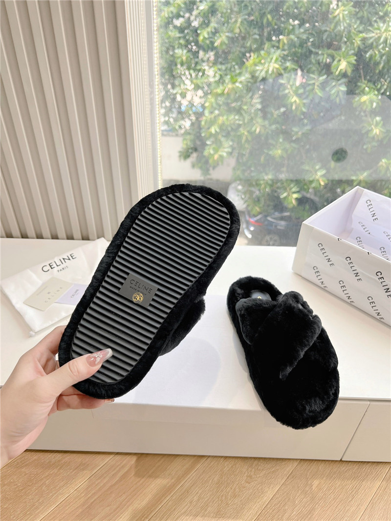Ce1i*e cross fur slides triomphe in black shearling