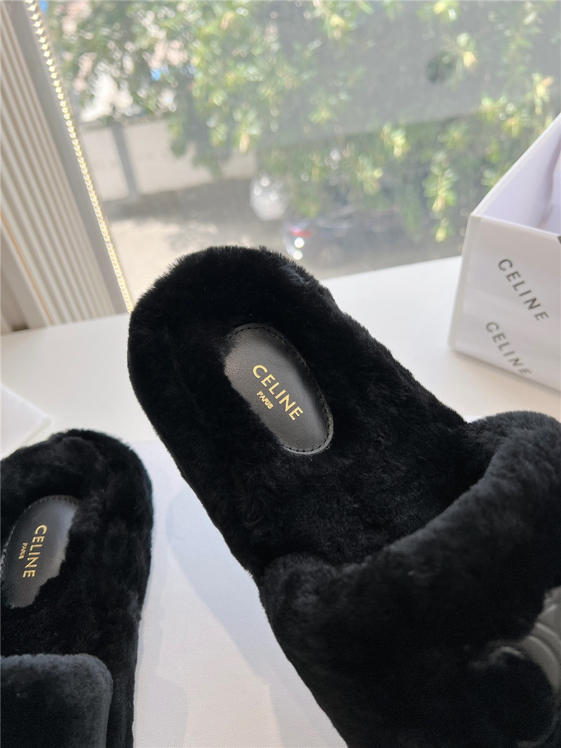 Ce1i*e fur slides triomphe in black shearling