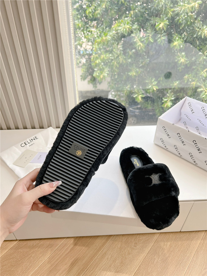 Ce1i*e fur slides triomphe in black shearling