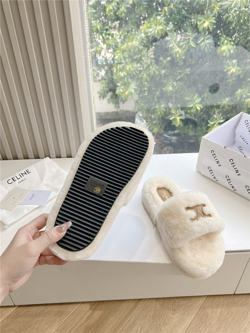 Ce1i*e fur slides triomphe in beige shearling