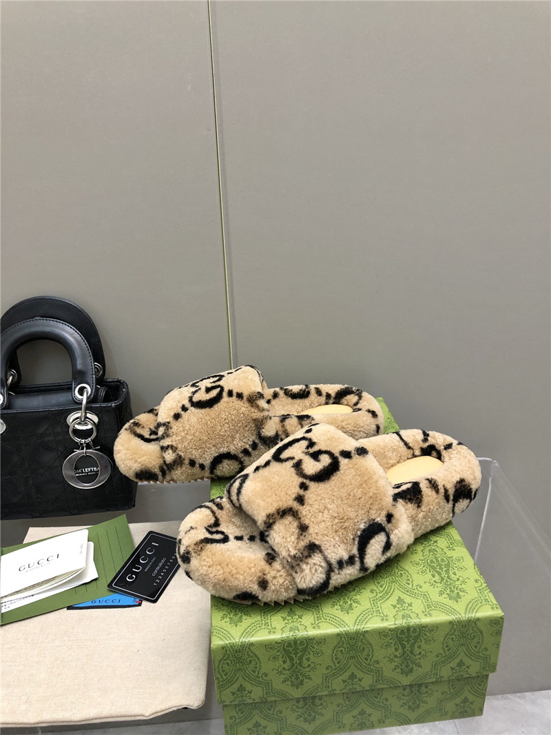 Gvc*1 monogram motif shearling slides beige