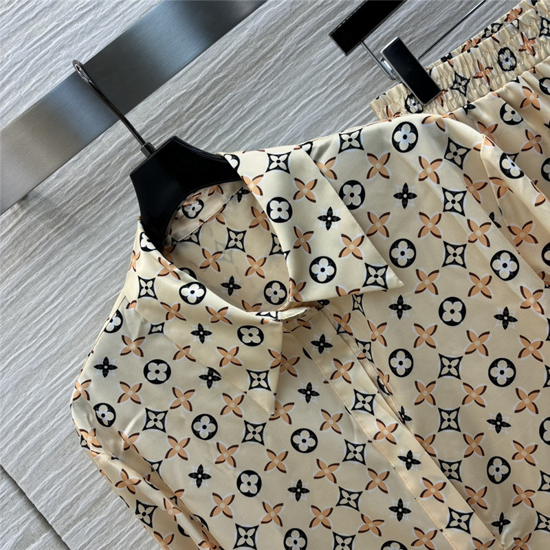 l0vis Vvtt0n lv monogram suit replica d&g clothing