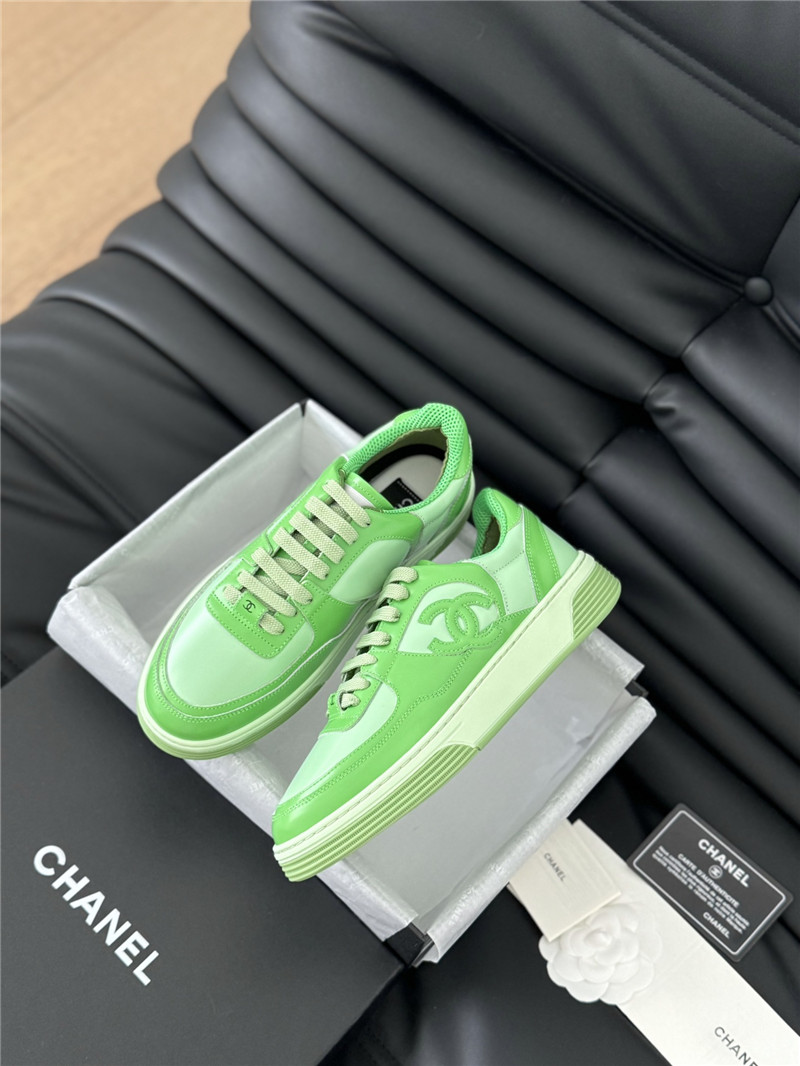 Ch**el green logo low top sneakers