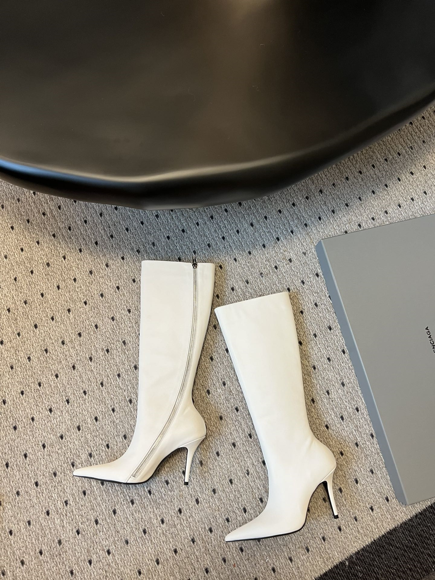 Ba1en*iaga witch keen high boots