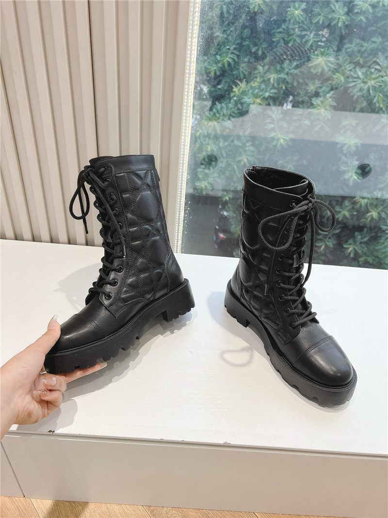 D10r d-unit black quilted cannage calfskin ankle boots