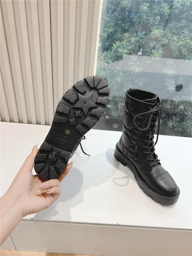 D10r d-unit black quilted cannage calfskin ankle boots