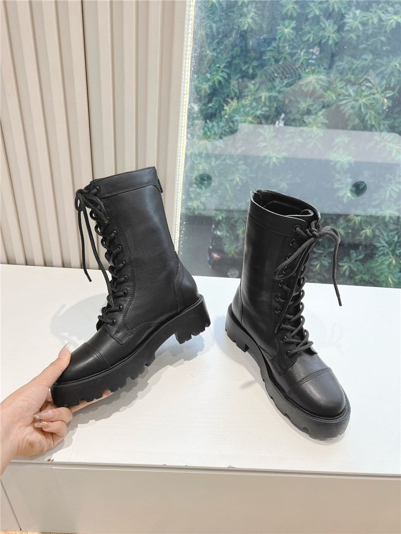 D10r platform lace-up black leather boots