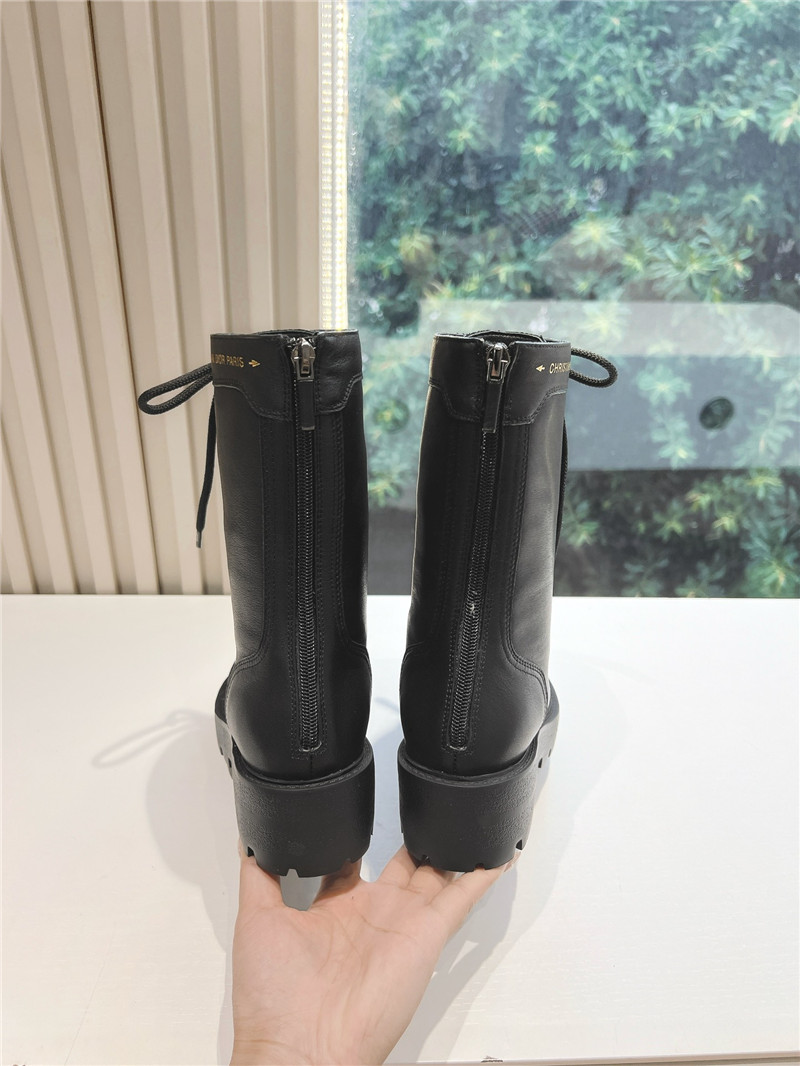 D10r platform lace-up black leather boots