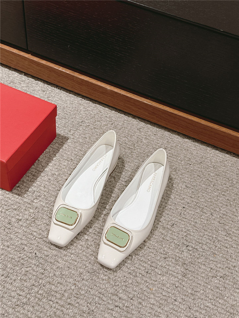 Salvatore Ferragamo White Pattern Vara Plate Pumps