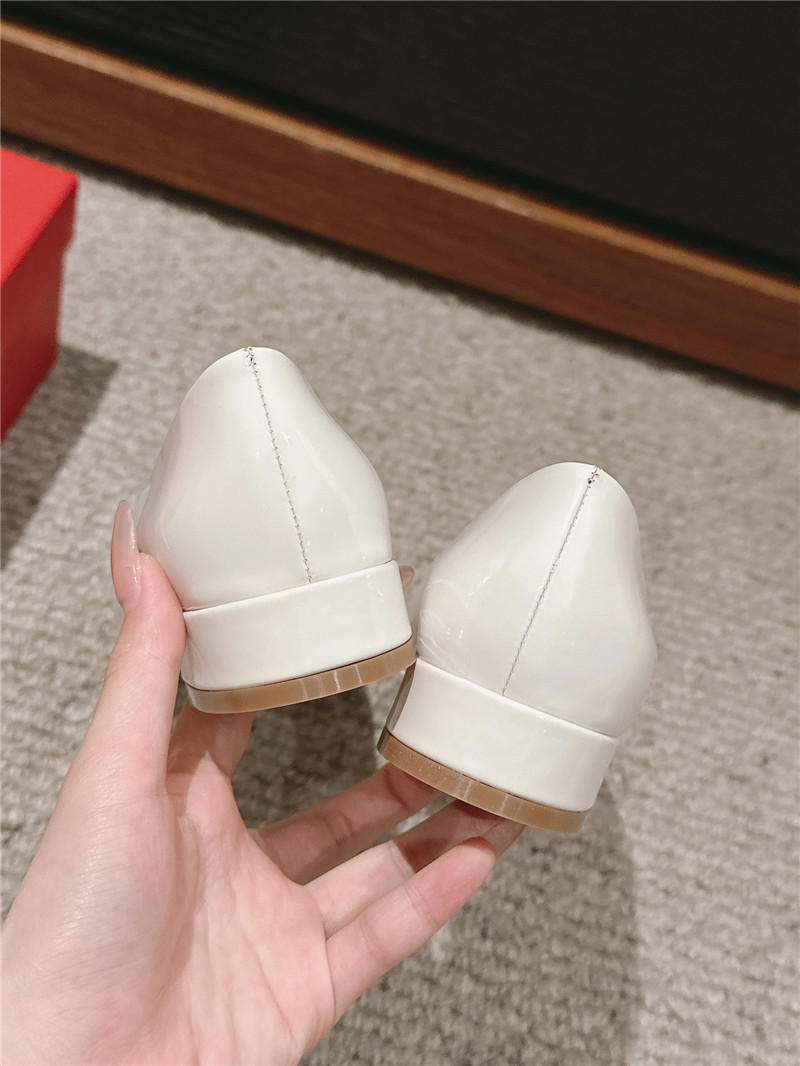 Salvatore Ferragamo White Pattern Vara Plate Pumps