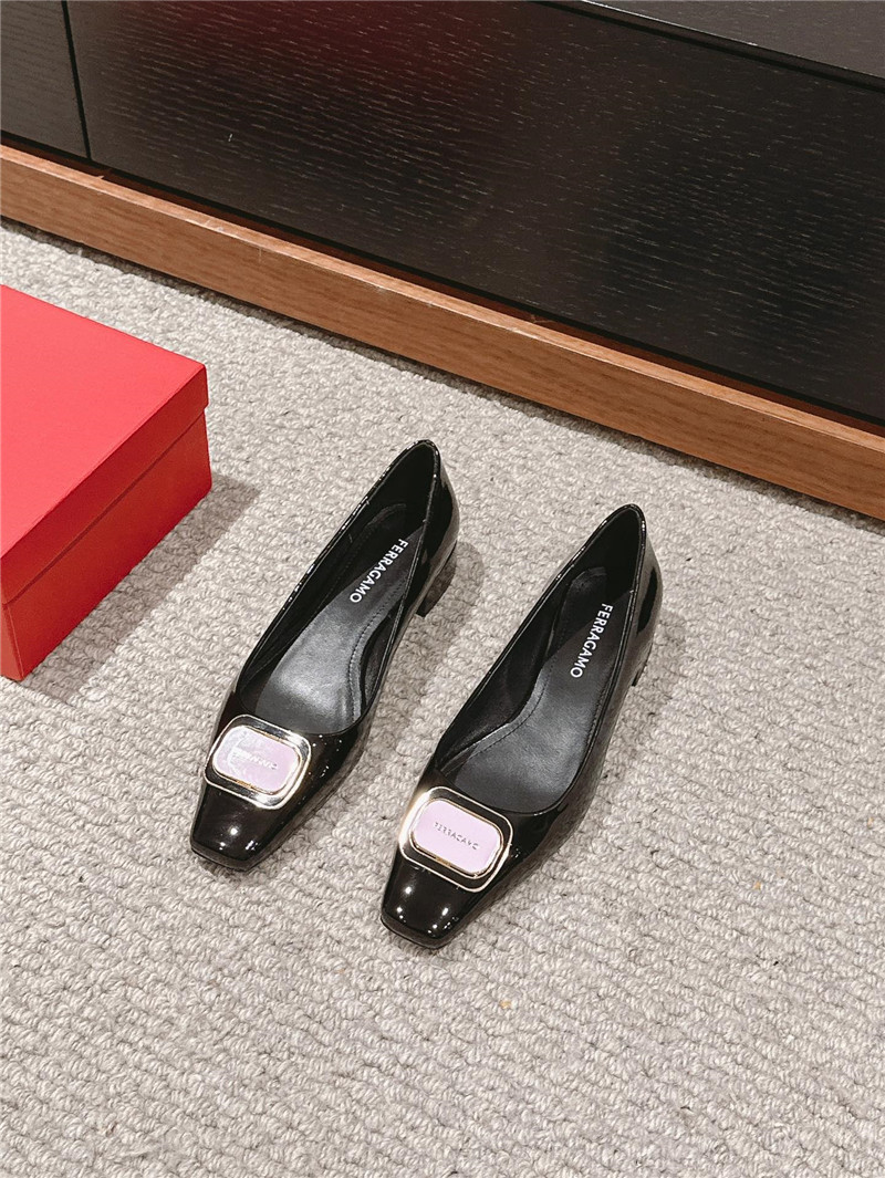 Salvatore Ferragamo Black Pattern Vara Plate Pumps