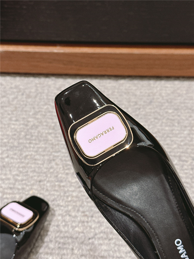 Salvatore Ferragamo Black Pattern Vara Plate Pumps