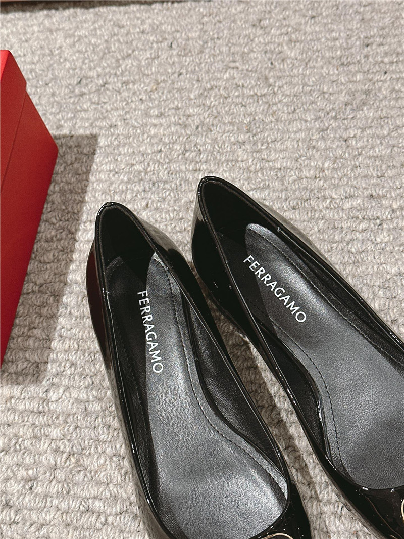 Salvatore Ferragamo Black Pattern Vara Plate Pumps