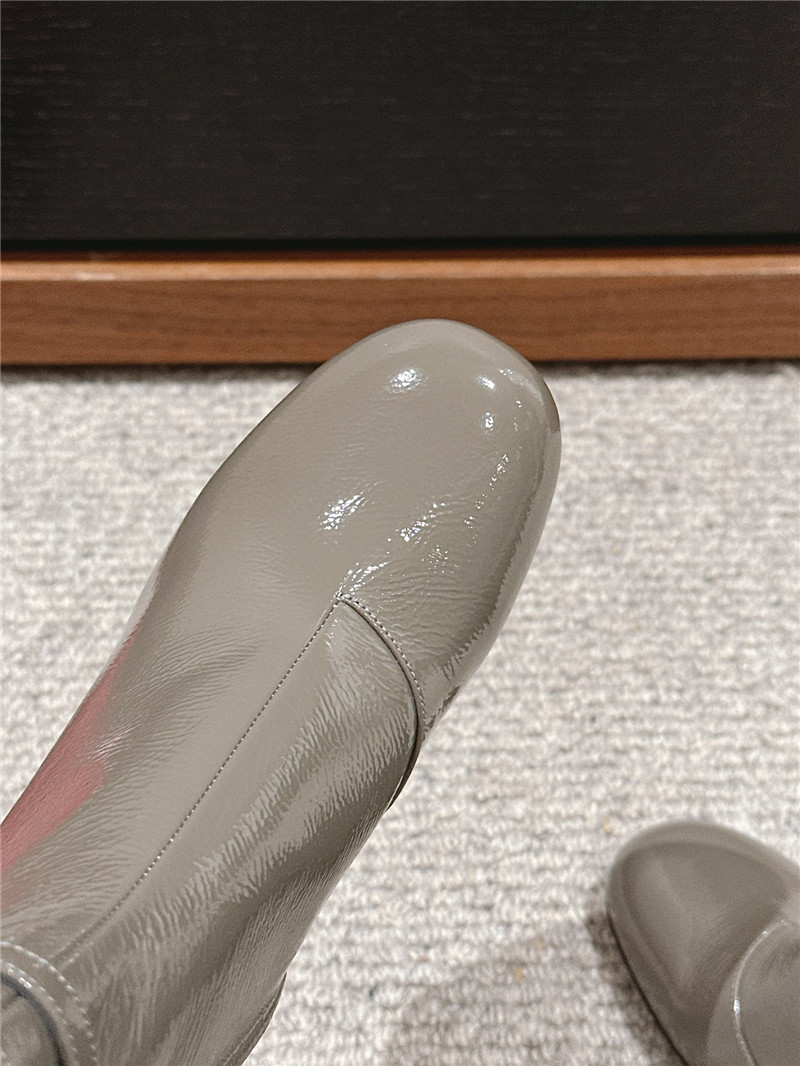 Roger Vivier Viv’ Gray Patent Leather Podium Booties