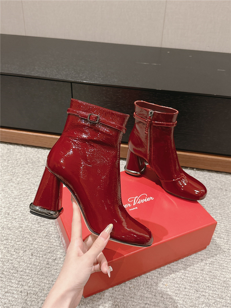 roger u1u1er viv’red patent podium booties