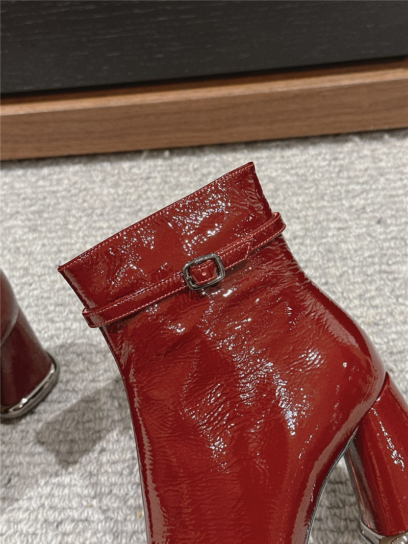 roger u1u1er viv’red patent podium booties