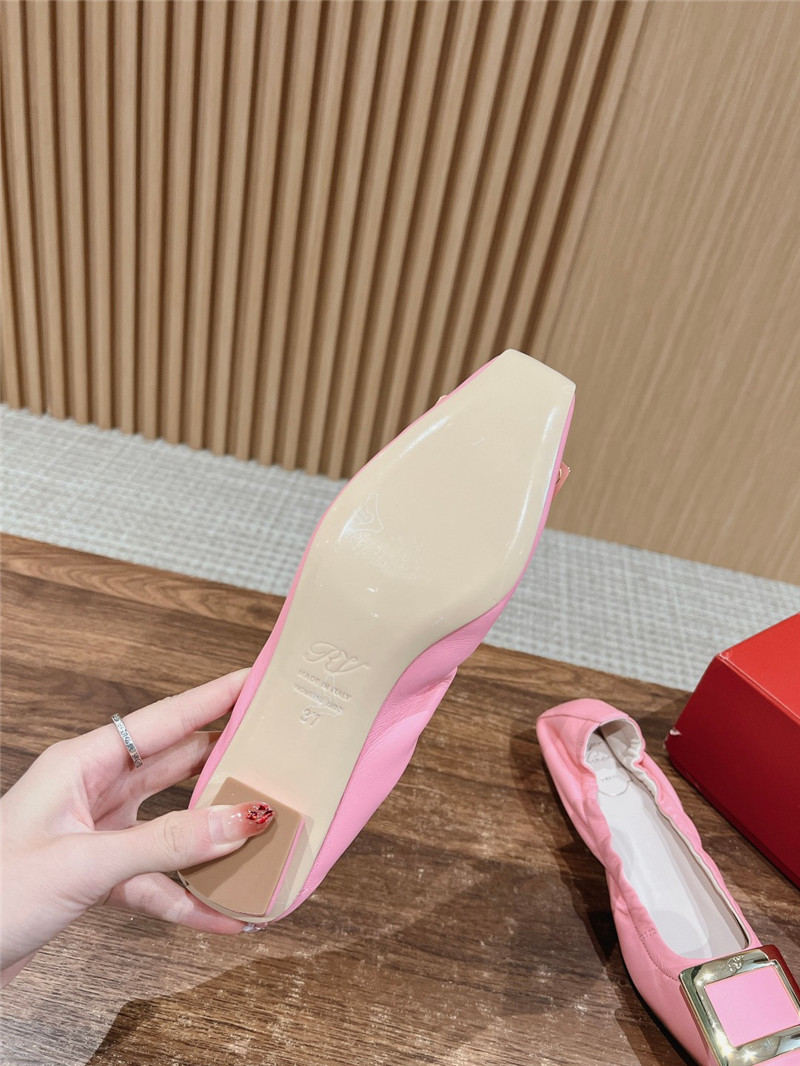 Roger Vivier Belle Vivier Ballerinas in Pink Leather